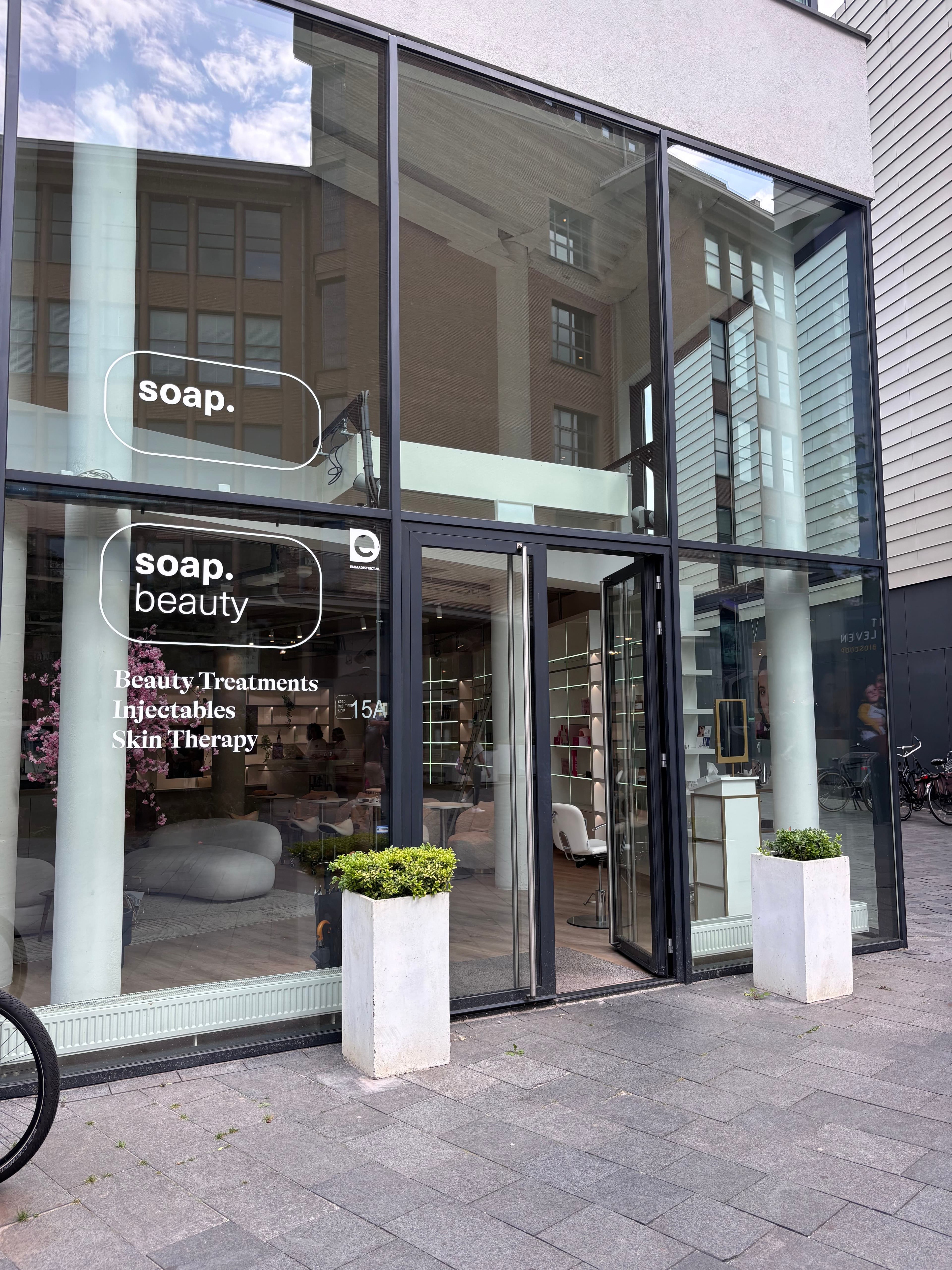 eindhoven-store-front