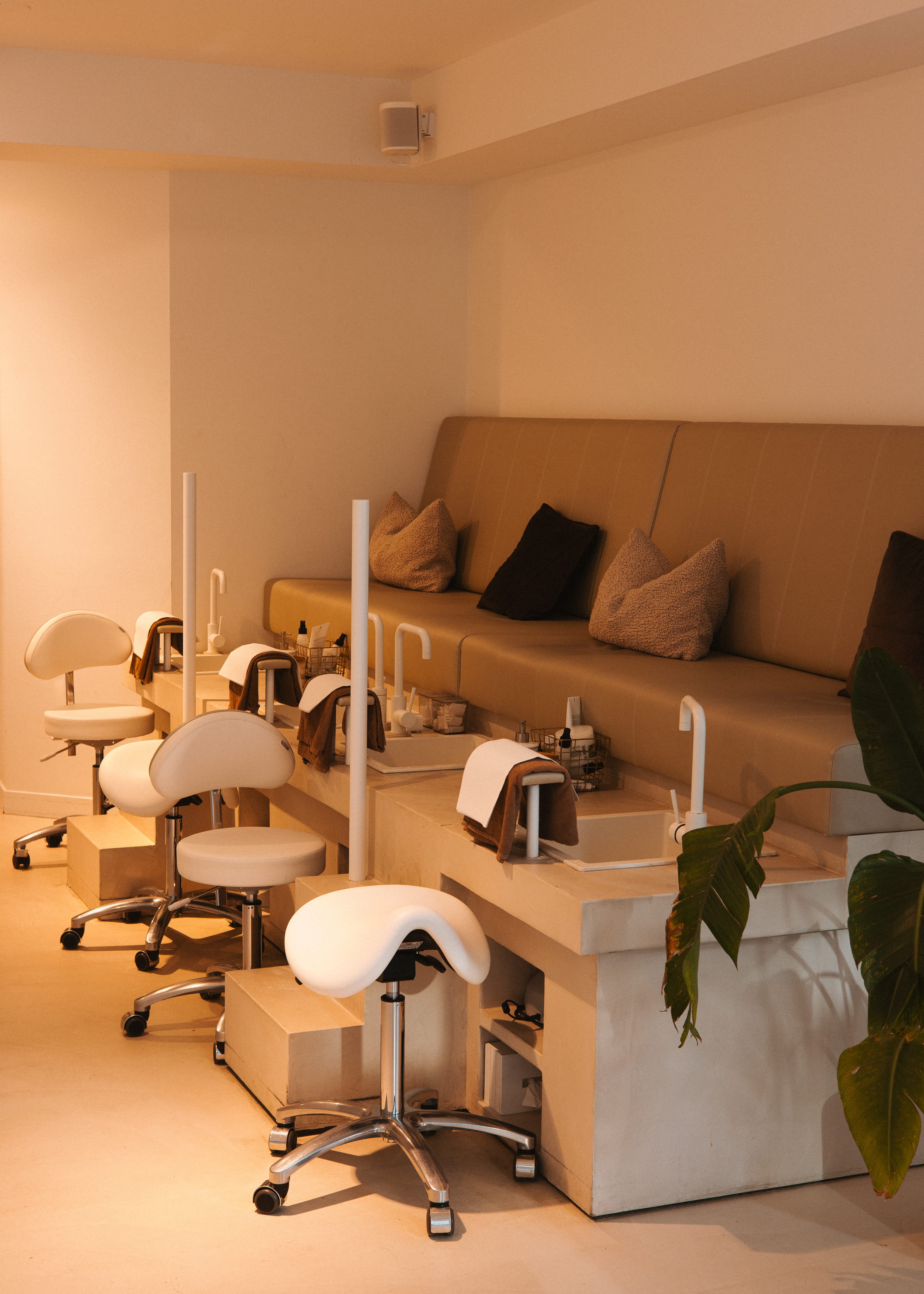 pedicure-main-spcf