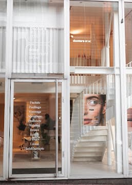 Gevel van de Soap store in Utrecht aan het Oudkerkhof